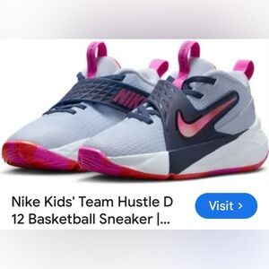 NIKE TEAM Hustle D 12 Basketball Sneakers 
KIDS HF6279-005 
SIZE 3.5Y